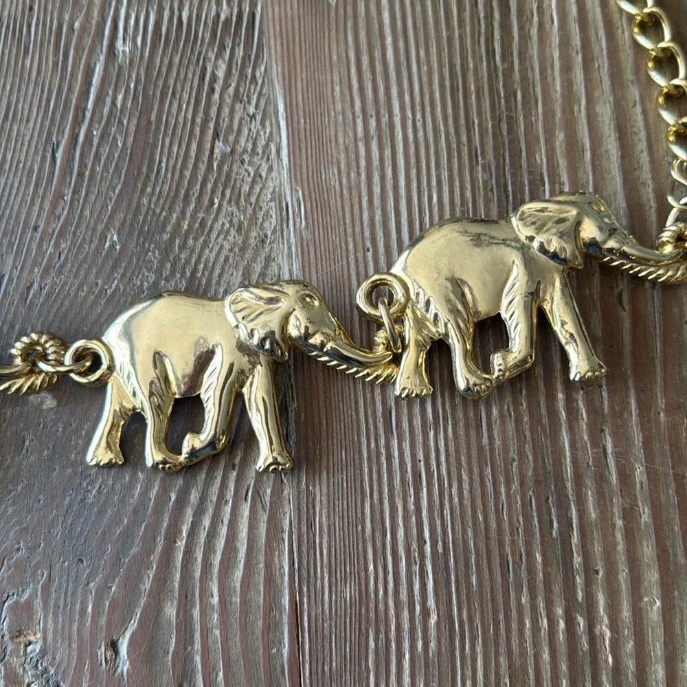 Anne Klein vintage 1980’s gold elephant shaped modern chain belt